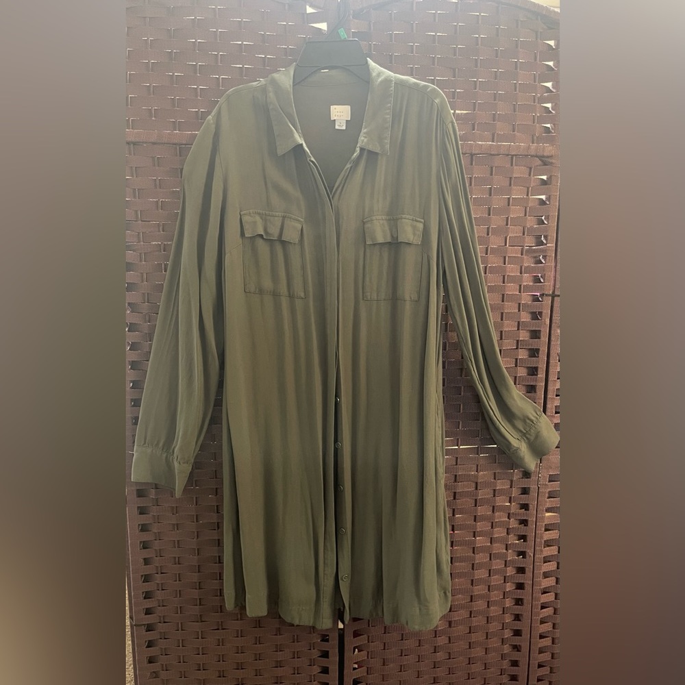 Large long green shirt for woman, a New Day brand.